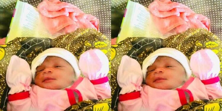 Nigerian lady celebrates as her aunt gives birth to baby girl after 16 years of marriage