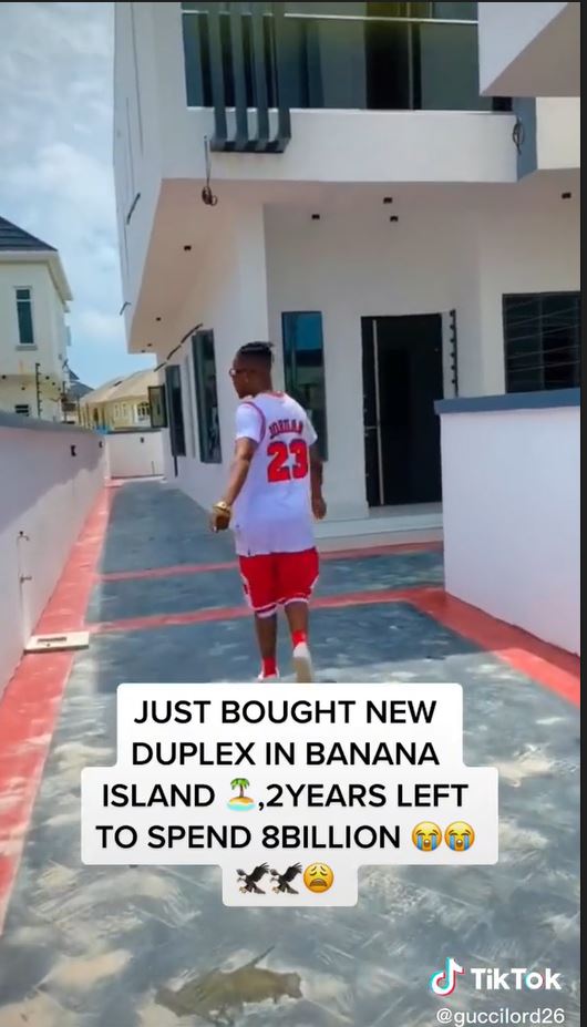 “I just bought a duplex in Banana Island” – Man who claims he has only 2 years to Spend N8 Billion flaunts his assets (Video) 3 dews