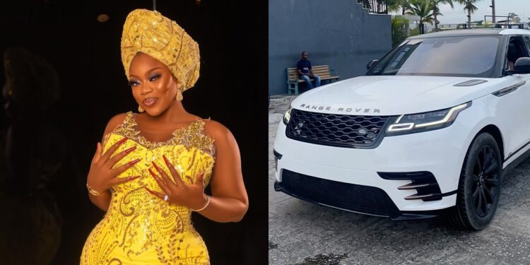 Content creator, Ashmusy buys a Range Rover.