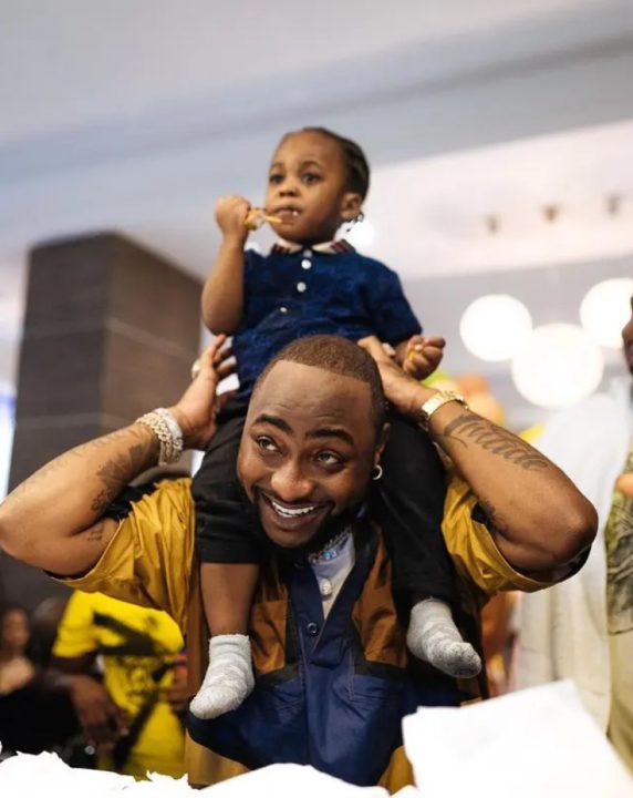 Davido shares lovely video of his son, Ifeanyi, dancing as he counts down to his birthday 3 Davido et Ifeanyi