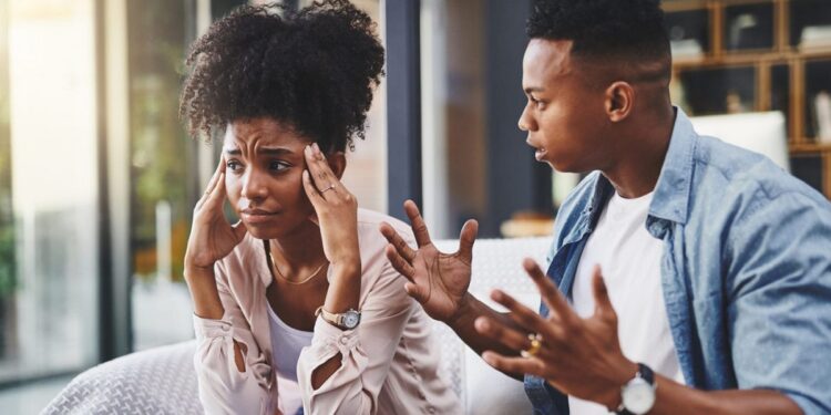 Nigerian lady lashes out at boyfriend for chasing money instead of giving her attention (Video)
