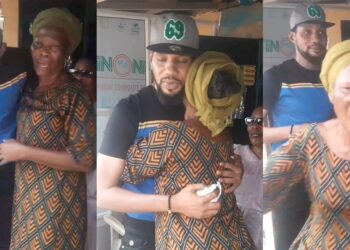 Emotional moment filmmaker, Seun Egbegbe reunited with his mother after six years in prison (Video)