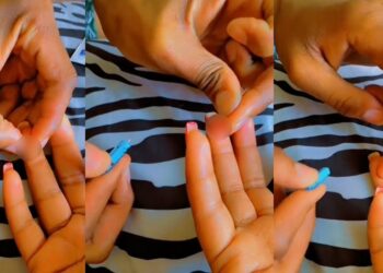 Young couple take bl00d oath to strengthen their relationship (Video)