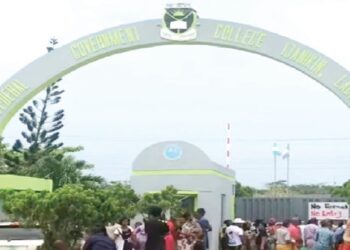 Lagos secondary school students caught engaging in threesomes