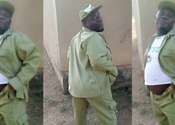 “Nysc t-shirt looks like a crop top on your body” – Corps members poke fun at their colleague over his uniform