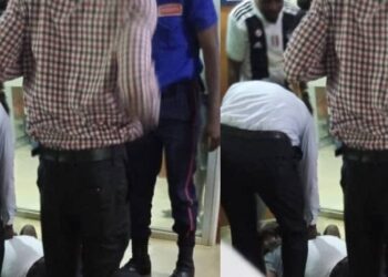 Man slumps and d!es inside banking hall in Delta State