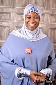 Aisha Yesufu gives