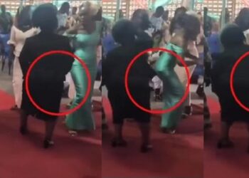 Hilarious moment clergywoman scolded lady for shaking her backside in church (Watch)