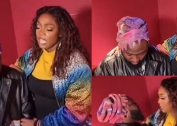 Heartwarming video of Davido’s sister, Sharon, passionately praying for him before his London concert surfaces (Watch)