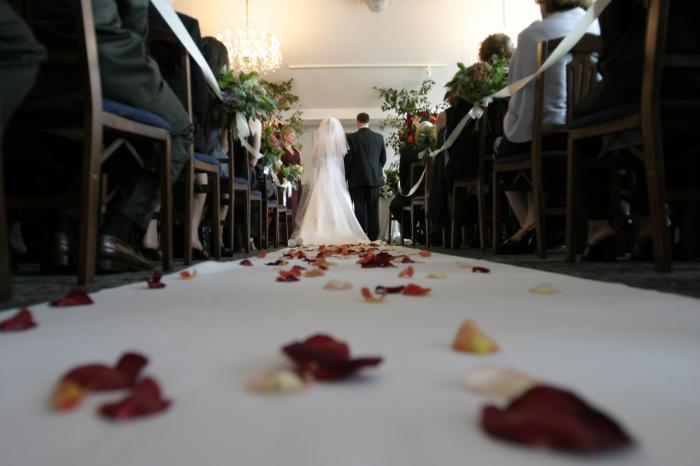 Man pulls out of financing stepdaughter’s wedding because she insisted on being walked by biological dad Man pulls out of financing stepdaughter’s wedding because she insisted on being walked by biological dad
