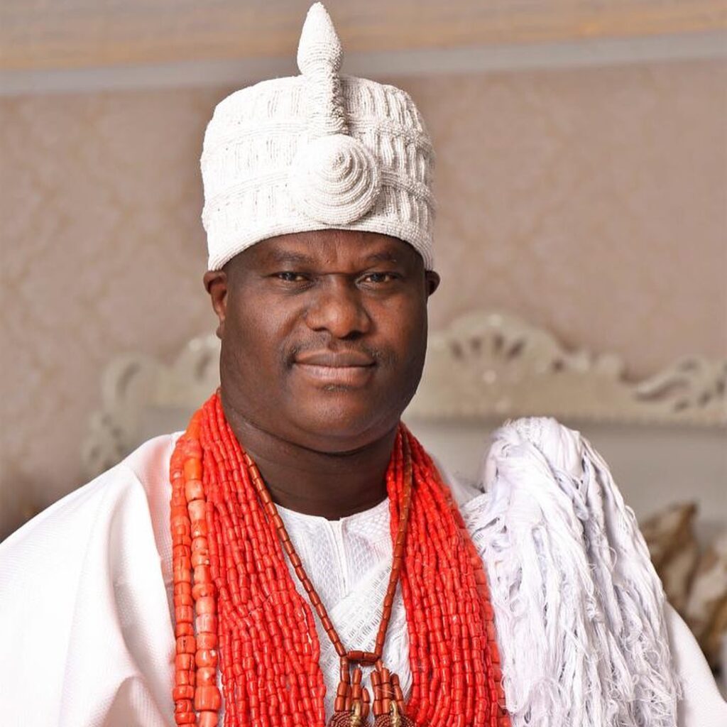 Pete Edochie shakes