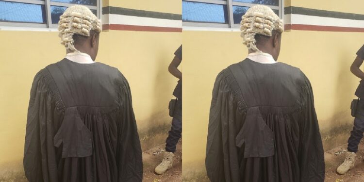 “I decided to swindle people because my father who is a SAN abandoned me since childhood” – Fake lawyer arrested in Osun claims
