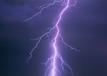 Lightning reportedly ki.lls three suspected kidnappers in Kwara