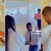 Moment university student proposed to his girlfriend in class (Video)