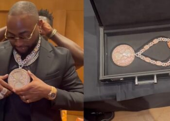 Davido splashes N577M to acquire ‘Timeless’ diamond pendant