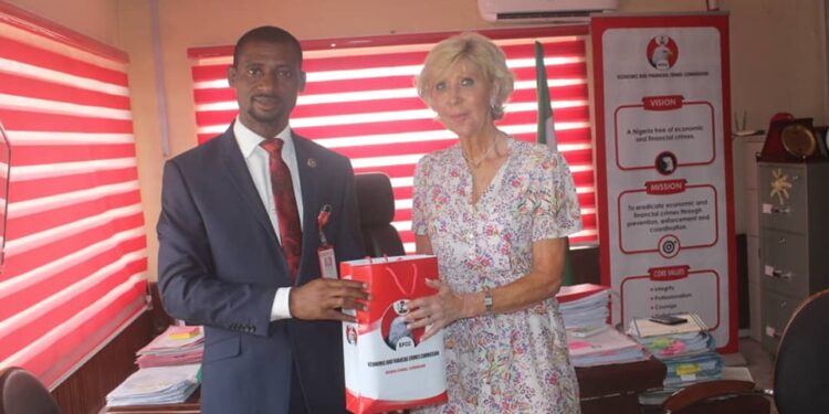 Romance scam: EFCC returns $26,000 to 70-year-old British woman duped by internet fraudster posing as American entertainer