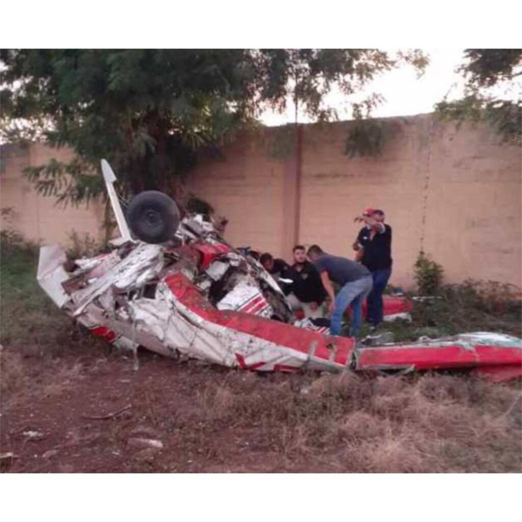 32-year-old pilot dies