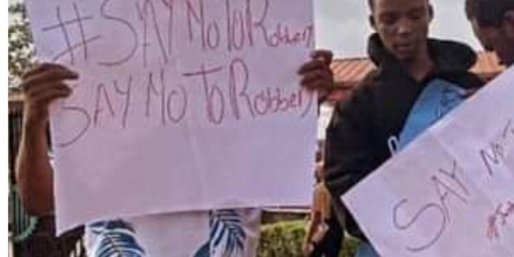 Police arrest suspected armed robbers who invaded a community in Ogun state and r@ped female student of Gateway polytechnic