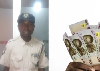 Security guard praised for returning 62k he saw on the floor outside a microfinance bank in Abeokuta