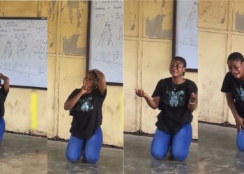 “Na everybody dey copy, na who dem catch be criminal” – Reaction as lady weeps profusely after she was caught engaging in examination malpractice (VIDEO)