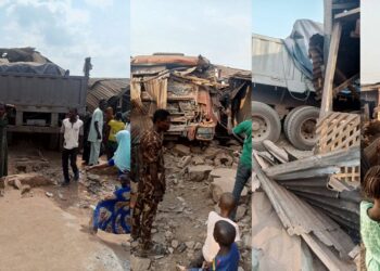 Residents Narrowly Escape De@th As Truck Crashes Into Houses In Oyo Town