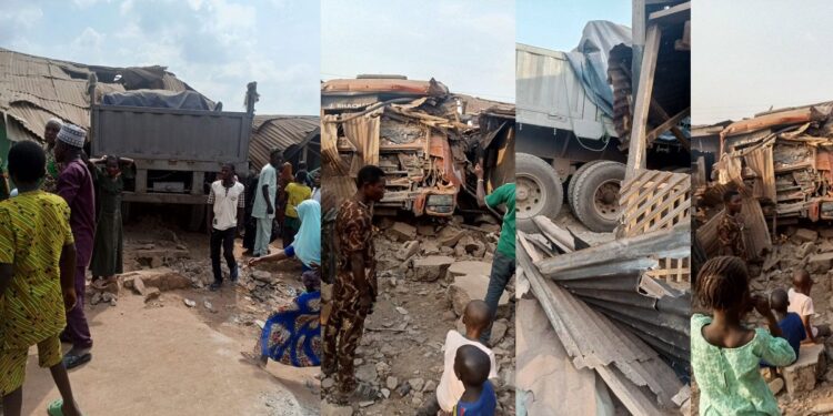 Residents Narrowly Escape De@th As Truck Crashes Into Houses In Oyo Town
