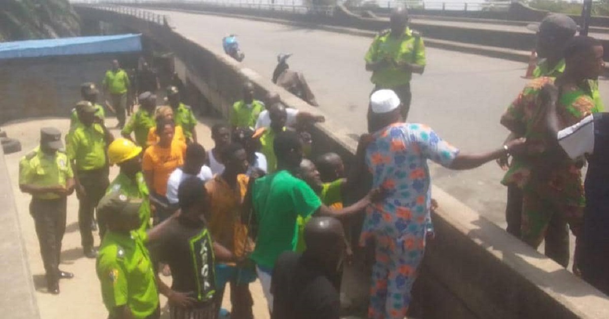 Moment Lagos State government discovers 86 rooms under the bridge where tenants pay N250,000 a year as rent. (VIDEO)
