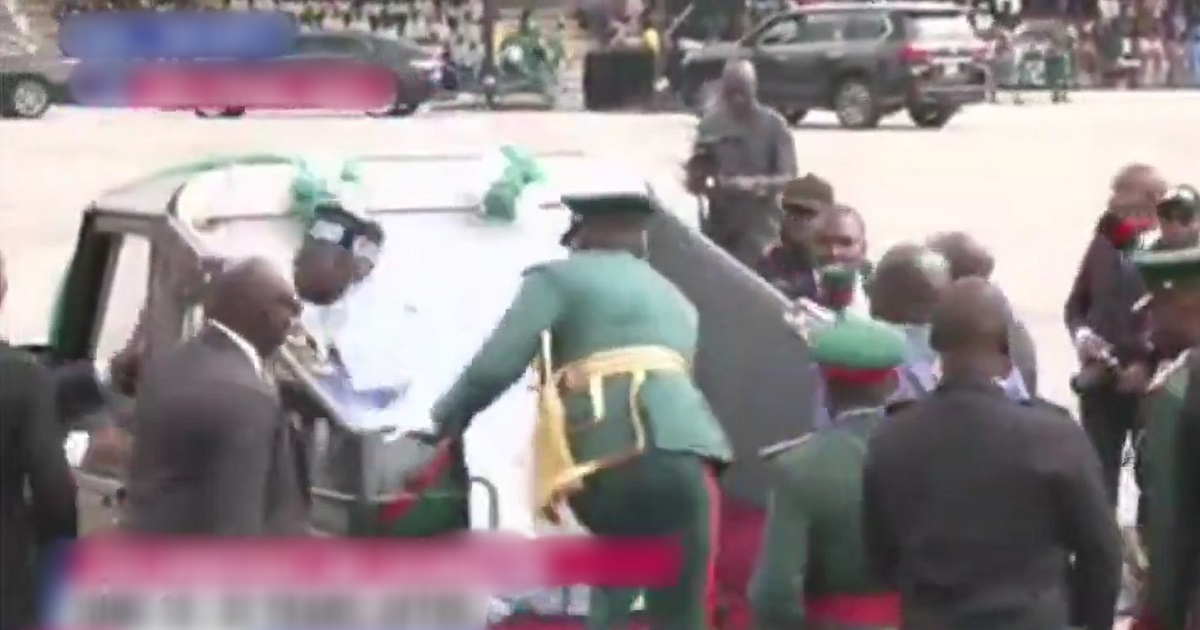 Moment President Tinubu sl!pped and fǝll during the Democracy Day celebrations (VIDEO)