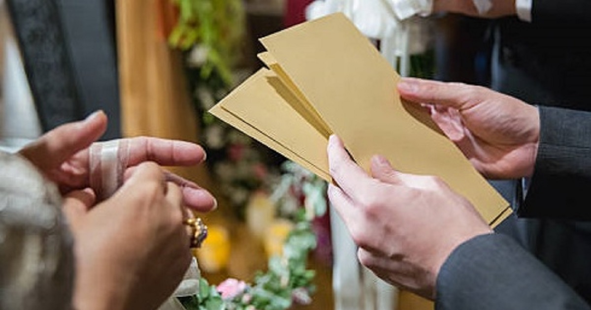 “Baba said so na £25 you go give me for wedding gift” – Nigerian man shares the response of his audacious friend who wasn’t satisfied with £25 (50K) as a wedding gift