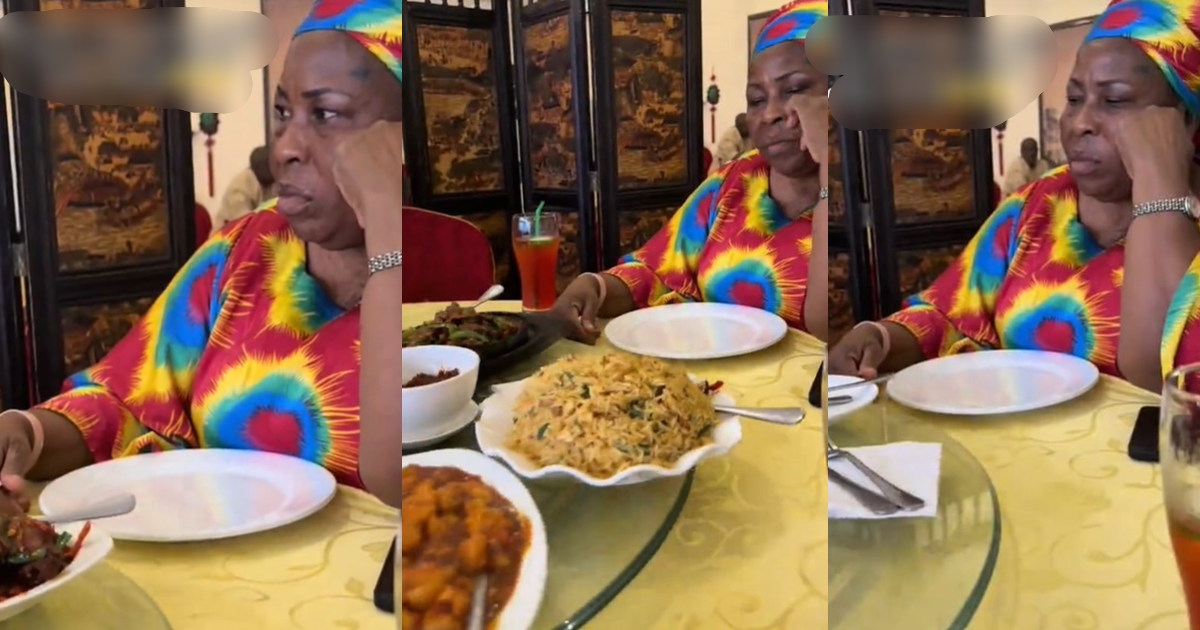 “Remain small make she st0ne us chicken wings” – Lady Shares Amusing Video of Her Mum’s Reaction to Delayed Meal Due to Her Filming Food Content (WATCH)