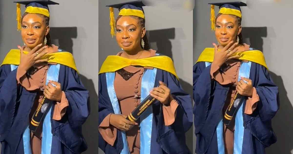 “He was supposed to be cheering me up” – Female client asks photographer to smile during her photo shoot (WATCH)