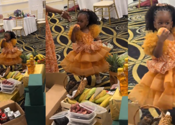 Funny moment a little girl got caught eating fruit from bride price at her uncle’s wedding (WATCH)